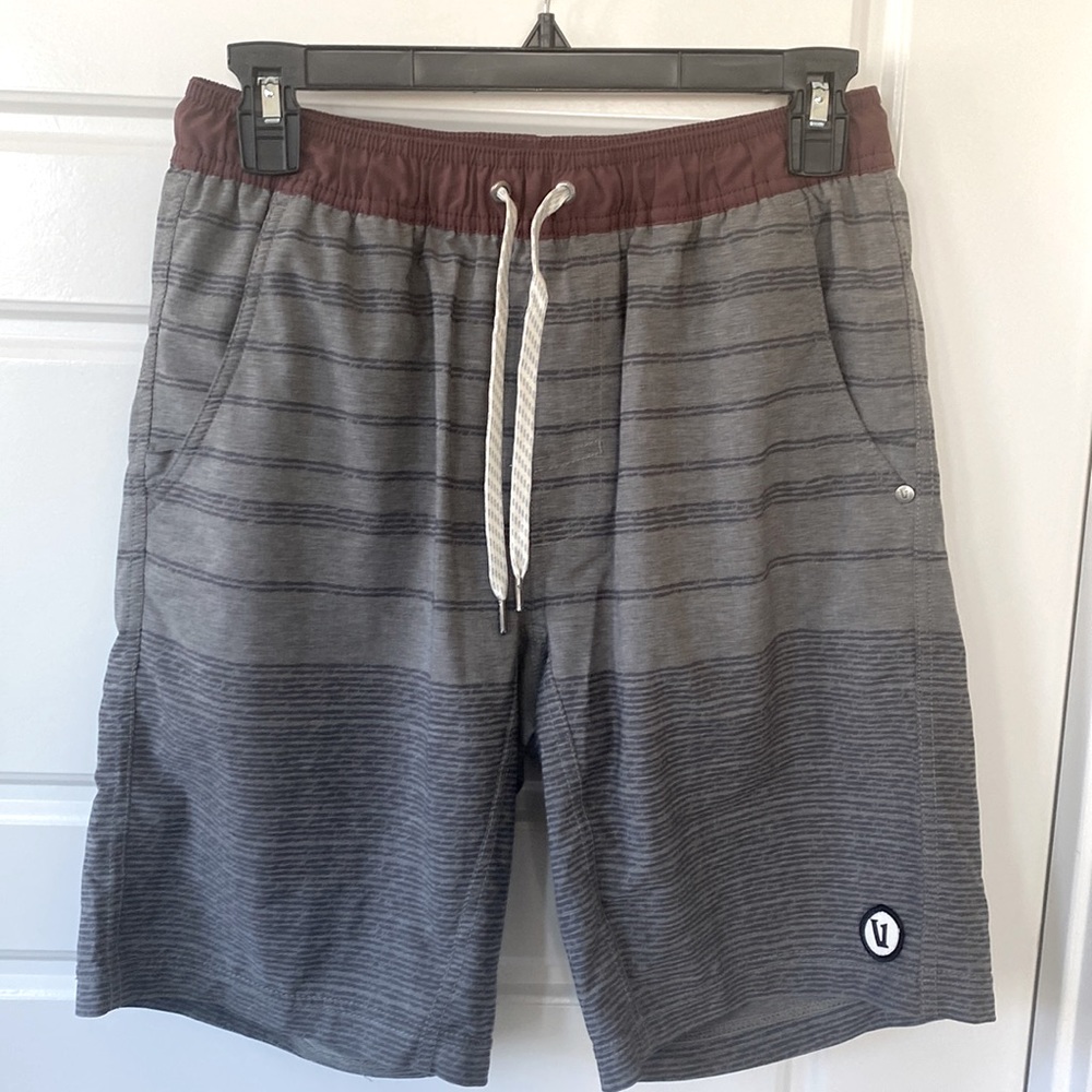 VUORI Men’s Kore Gray/Maroon Lined Shorts